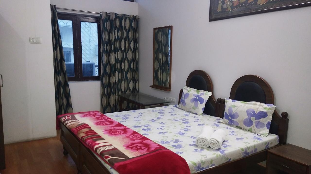 Ishan Paying Guest House Варанасі Екстер'єр фото