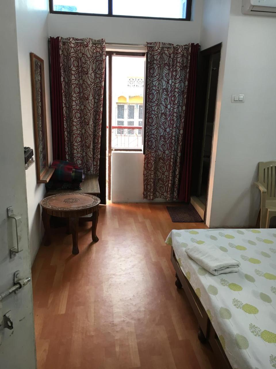 Ishan Paying Guest House Варанасі Екстер'єр фото