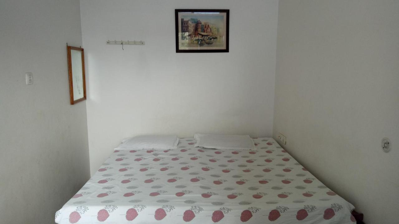 Ishan Paying Guest House Варанасі Екстер'єр фото