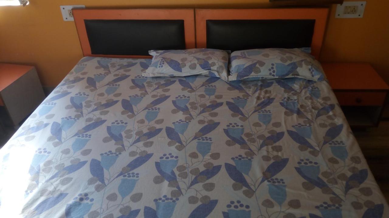 Ishan Paying Guest House Варанасі Екстер'єр фото